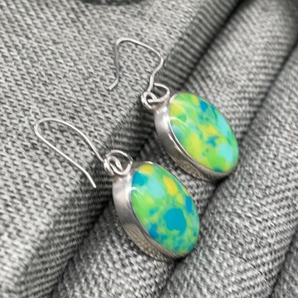 Taxco Sterling Silver Earrings with Beautiful Green Polished Stone/Glass - Picture 2 of 6